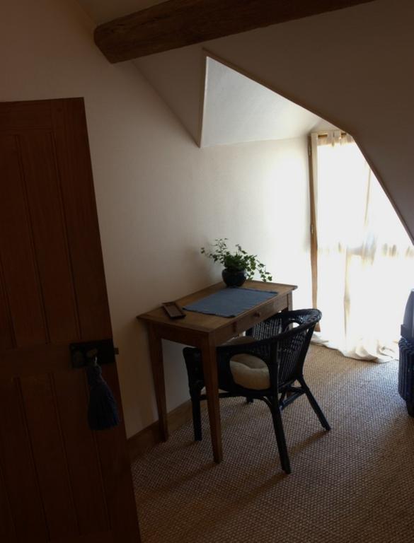 Le Clos De Chatres Oisly Room photo